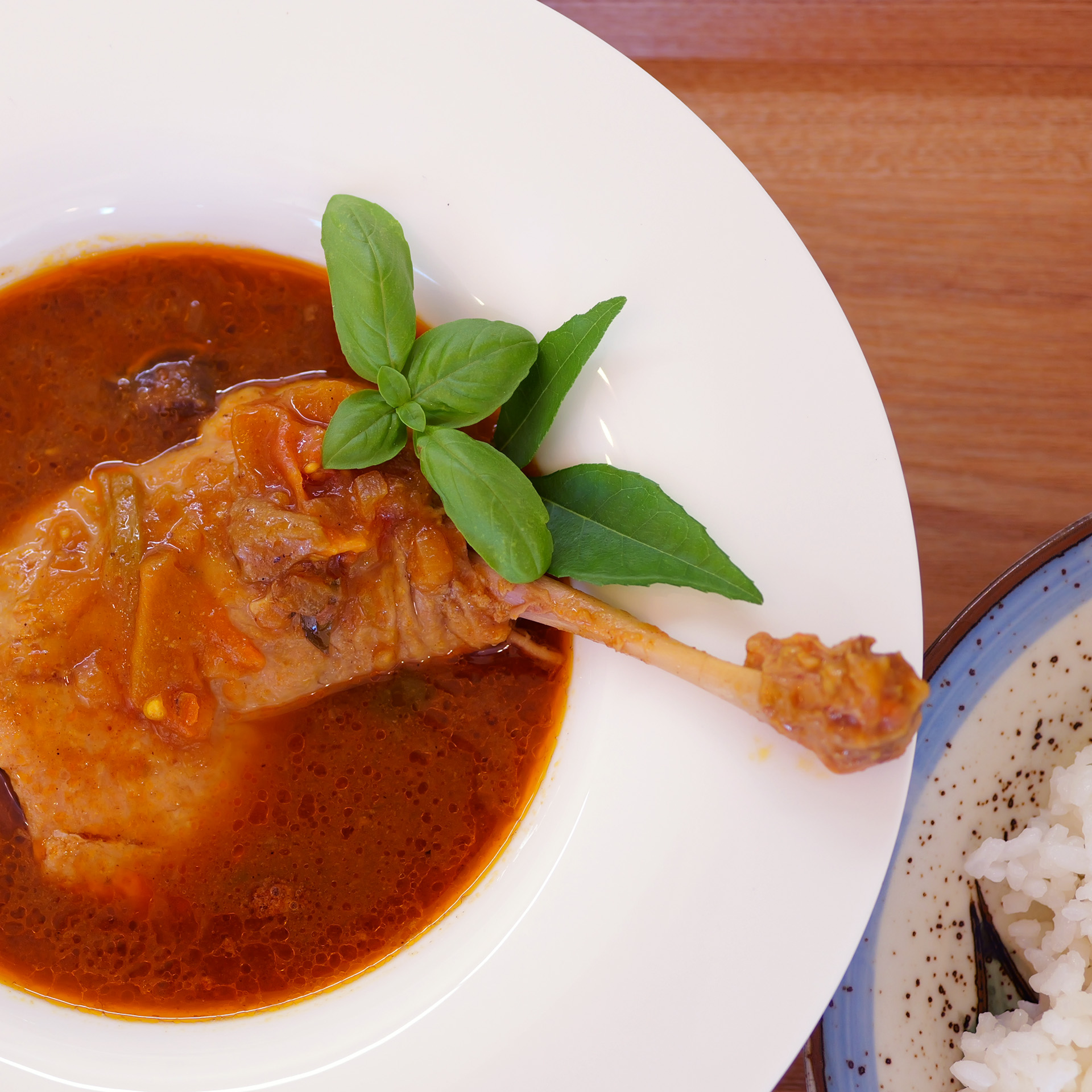 骨付きチキンの贅沢カレー